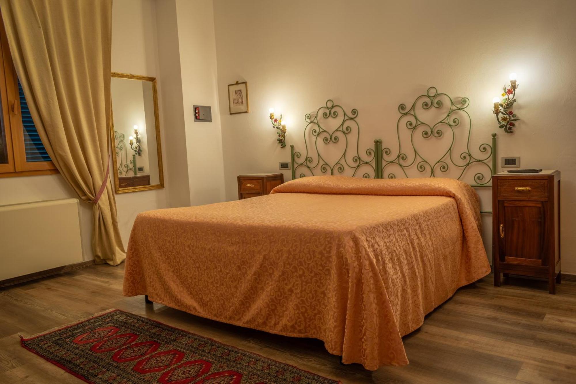 Hotel La Fonte Del Cerro Saturnia Bagian luar foto
